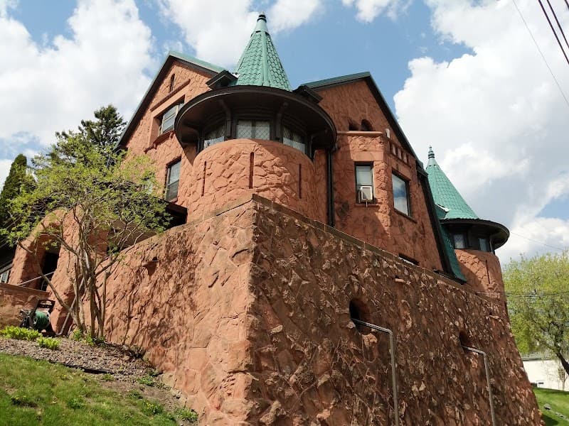 Arrowhead House East