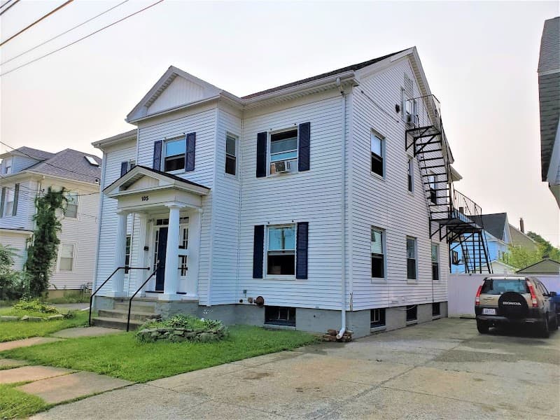 Kayaly - Beechwood Men's Sober House: Vanderburgh Sober Living