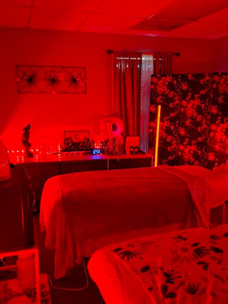 Kneading Knots Of Relaxation Massage Spa