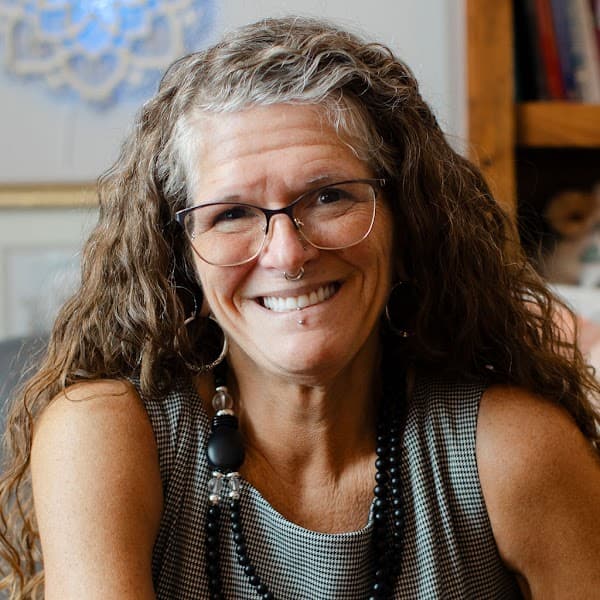 Lori Holman, LMHC, NCC, CCMHC - EMDR & Trauma Therapy in Coralville