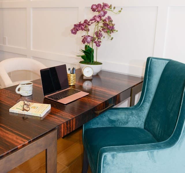 Succeed with Love - Loves Hidden Policy - Aventura