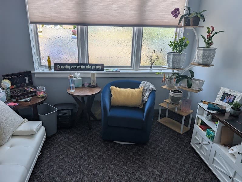 Therapy / Counseling / Expressive arts and somatic therapies