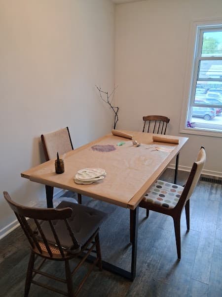 Two Pines Counselling & Art Therapy