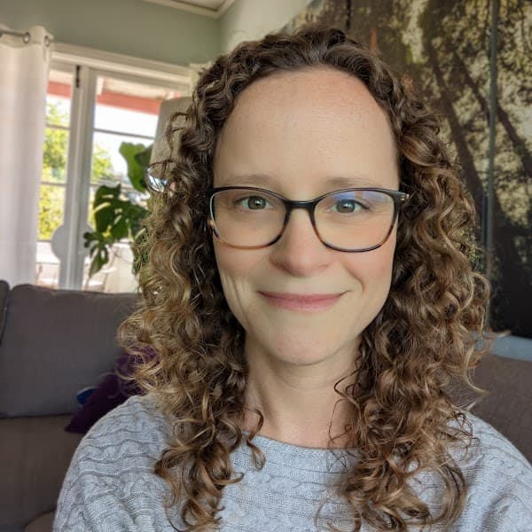 Amber Godwin, AMFT | Mind-Body Therapy for Teens, Adults, & Couples