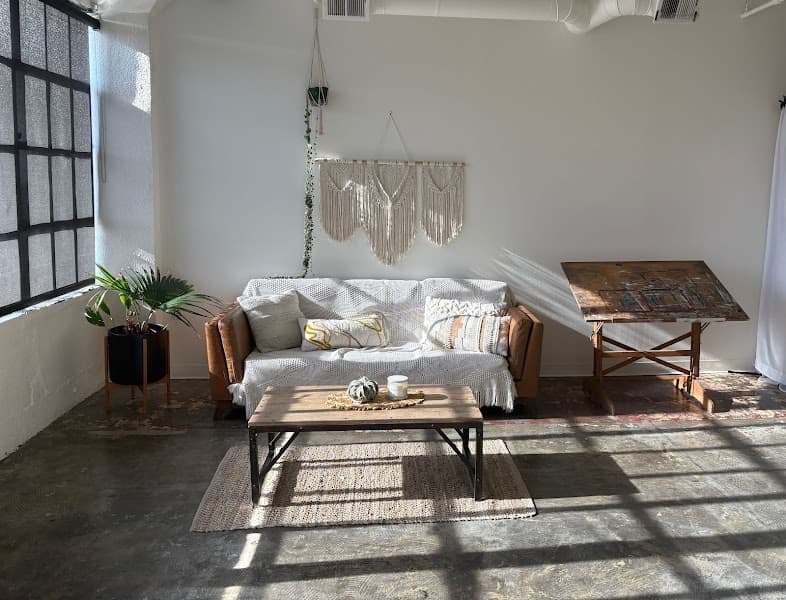 BlueArtt: Art Therapy & Brainspotting