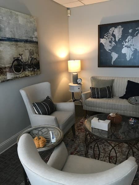 Lauren Dolarian, LMFT