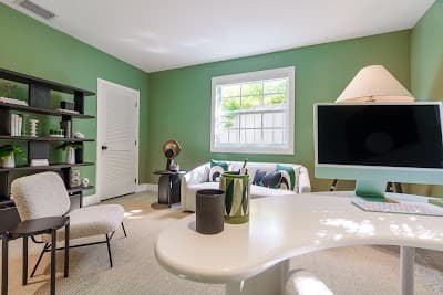 Therapy in Miami with Elsa Hines, LMFT