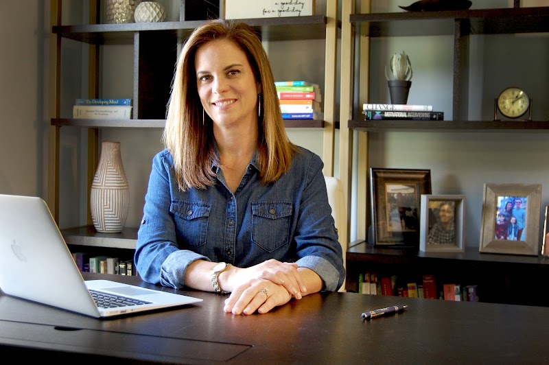 Clear Path Therapy, Kelly Reel LMFT, Licensed Marriage and Family Therapist