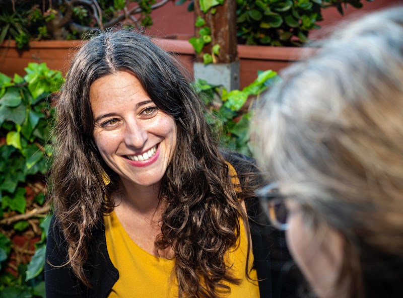 Fly Out of the Box | EMDR Therapy with Elia Giménez