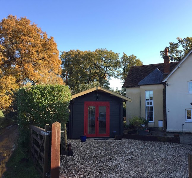 Kathy Ross Integrative Arts Psychotherapist